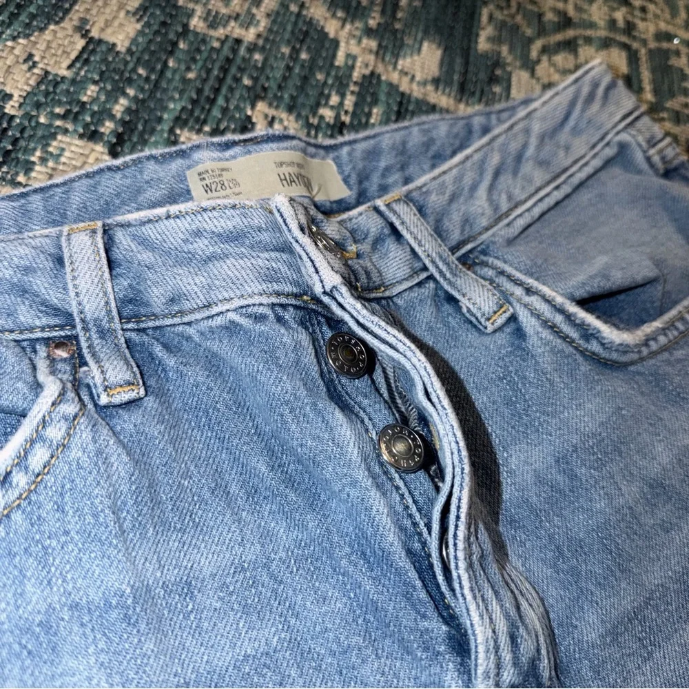 •Topshop• Hayden Distressed Jeans - Picture 3 of 6